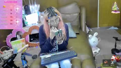 Skinnygirl online show from 10-19-25, 02:01