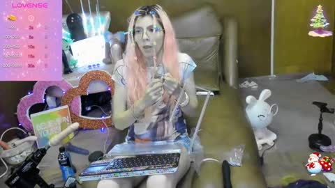 Skinnygirl online show from 10-21-25, 01:39