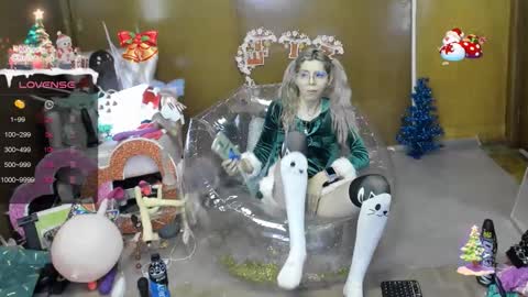 Skinnygirl online show from 12-17-25, 09:43