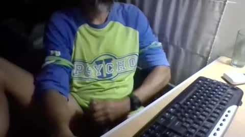 La Genova esta Dura beard boy male dick mastubate latinosexy latinohot latino glasses mature strong stronglegs online show from 04-27-26, 09:07