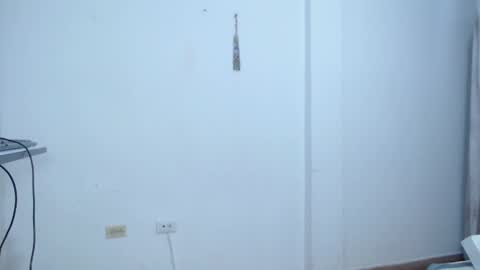 Snapshot of lahurent_weed420 chatting on 10-15-25, 09:37  paola and a guest lol    online show from 10-15-25, 09:37