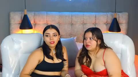 Snapshot of laia_and_aloby chatting on 03-12-25, 10:50 online show from 03-12-25, 10:50