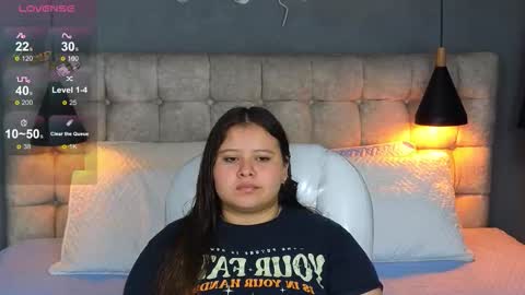 Snapshot of laia_and_aloby chatting on 11-08-25, 10:41 online show from 11-08-25, 10:41