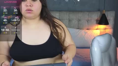 Snapshot of laia_and_aloby chatting on 11-15-25, 09:54 online show from 11-15-25, 09:54