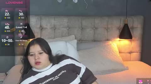 Snapshot of laia_and_aloby chatting on 12-02-25, 10:27 online show from 12-02-25, 10:27