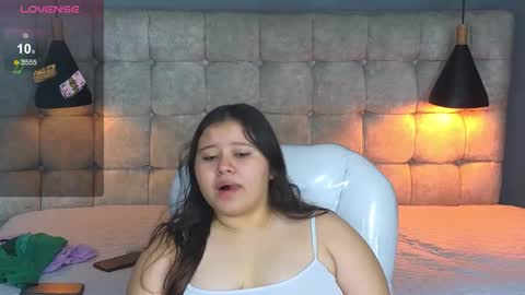 Snapshot of laia_and_aloby chatting on 12-03-25, 10:30 online show from 12-03-25, 10:30