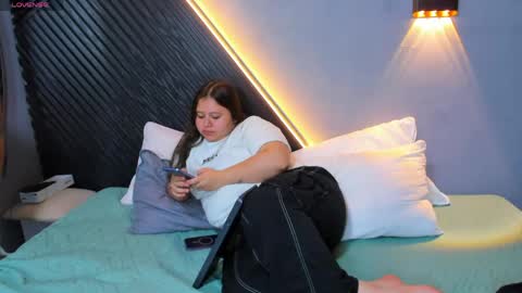    online show from 04-23-26, 10:45