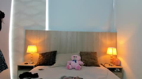 Snapshot of laia_cruz chatting on 11-27-25, 07:27 Laia Cruz online show from 11-27-25, 07:27