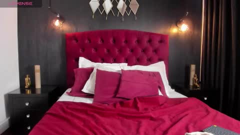 Laia  online show from 11-18-25, 12:31