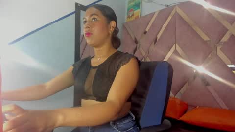 laila_5 online show from 05-25-26, 08:59