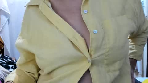 Snapshot of lailasensu chatting on 12-01-25, 01:16 LAILA online show from 12-01-25, 01:16