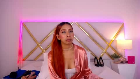 Laila Stilwills online show from 04-28-26, 02:27