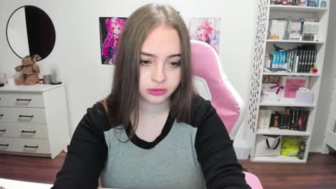 Kira online show from 01-10-25, 01:21