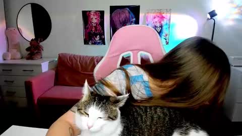 Kira online show from 10-13-25, 08:53