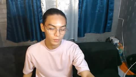 Snapshot of lalakinghugecock_2 chatting on 12-30-24, 03:46 lalakinghugecock_2 online show from 12-30-24, 03:46