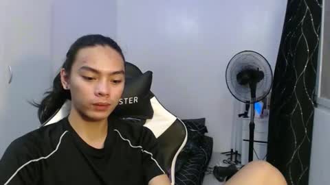 Snapshot of lalakinghugecock_2 chatting on 10-12-25, 10:03 lalakinghugecock_2 online show from 10-12-25, 10:03