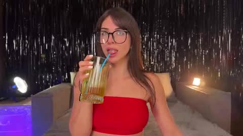 Ellina online show from 10-25-25, 07:30