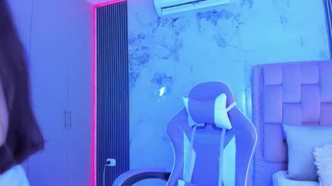 Laura online show from 09-27-25, 12:43