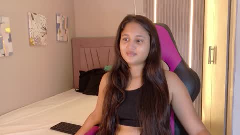 Laura online show from 12-02-25, 12:21