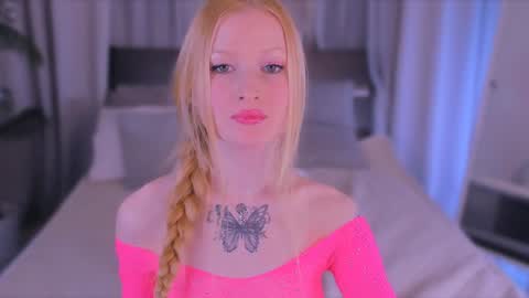 Laly online show from 12-25-24, 04:12