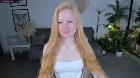 Laly online show from 04-25-26, 01:41