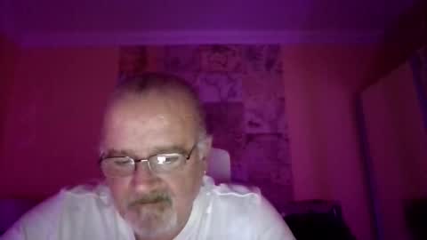 Snapshot of lamabama chatting on 10-28-25, 11:07 lamabama online show from 10-28-25, 11:07