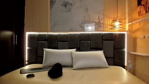 Bella  Dante online show from 10-10-25, 08:41