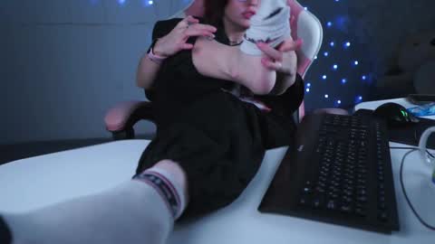 just call me Lana  and her security online show from 03-01-25, 05:38