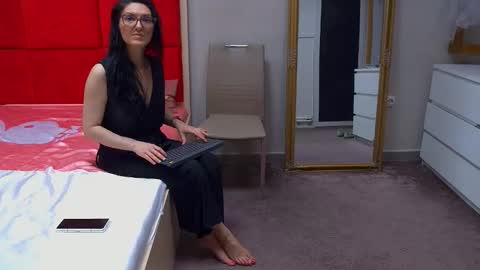 LanaBanner online show from 05-28-26, 03:04