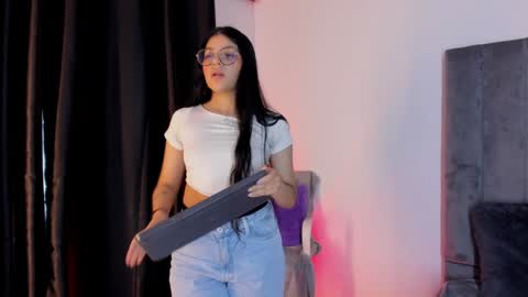Snapshot of lana_dol chatting on 01-09-25, 12:30 ... .          . ... online show from 01-09-25, 12:30