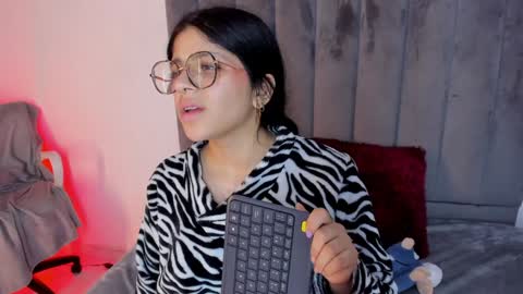 Snapshot of lana_dol chatting on 01-09-25, 03:44 ... .          . ... online show from 01-09-25, 03:44