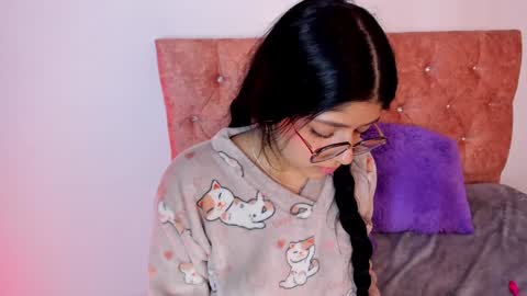 Snapshot of lana_dol chatting on 01-11-25, 06:44 ... .          . ... online show from 01-11-25, 06:44