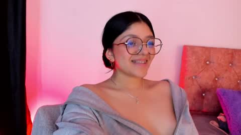 Snapshot of lana_dol chatting on 01-22-25, 06:31 ... .          . ... online show from 01-22-25, 06:31