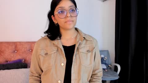 Snapshot of lana_dol chatting on 01-27-25, 09:33 ... .          . ... online show from 01-27-25, 09:33