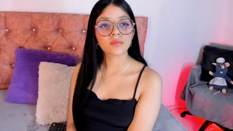 Snapshot of lana_dol chatting on 02-04-25, 12:11 ... .          . ... online show from 02-04-25, 12:11