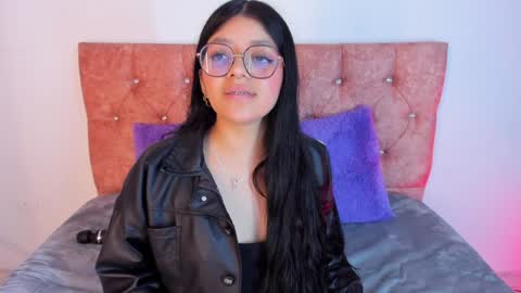 Snapshot of lana_dol chatting on 02-08-25, 01:01 ... .          . ... online show from 02-08-25, 01:01