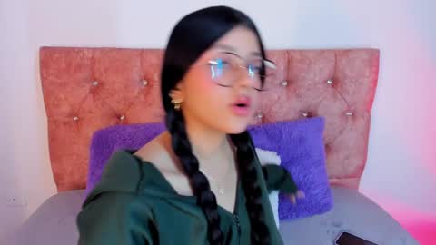 Snapshot of lana_dol chatting on 02-12-25, 12:01 ... .          . ... online show from 02-12-25, 12:01