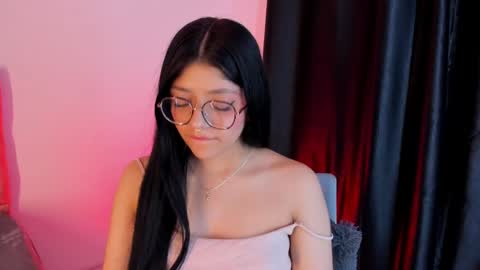 Snapshot of lana_dol chatting on 02-18-25, 12:17 ... .          . ... online show from 02-18-25, 12:17