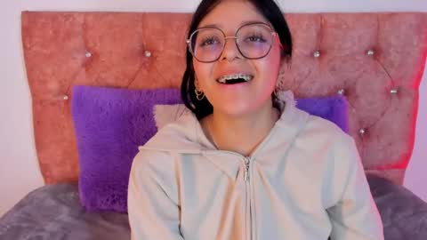 Snapshot of lana_dol chatting on 02-19-25, 06:10 ... .          . ... online show from 02-19-25, 06:10