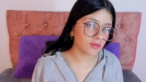 Snapshot of lana_dol chatting on 03-05-25, 12:00 ... .          . ... online show from 03-05-25, 12:00
