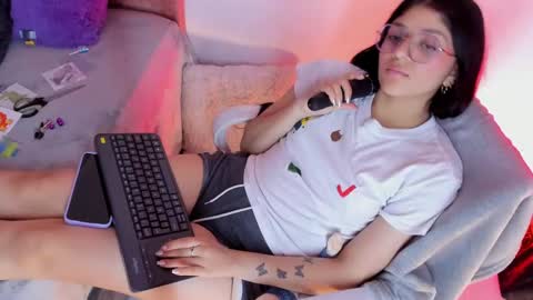 Snapshot of lana_dol chatting on 03-09-25, 03:16 ... .          . ... online show from 03-09-25, 03:16