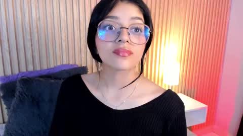 Snapshot of lana_dol chatting on 09-19-25, 04:07 ... .          . ... online show from 09-19-25, 04:07