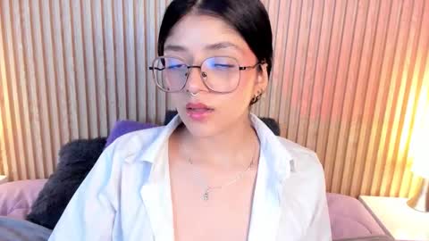 Snapshot of lana_dol chatting on 09-20-25, 04:13 ... .          . ... online show from 09-20-25, 04:13