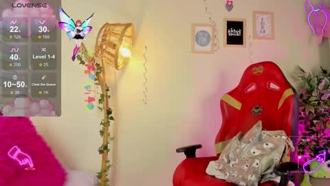 Snapshot of lana_dreams_ chatting on 09-19-25, 12:28 Lana online show from 09-19-25, 12:28