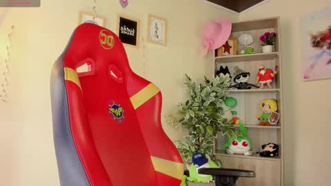 Snapshot of lana_dreams_ chatting on 09-20-25, 02:07 Lana online show from 09-20-25, 02:07