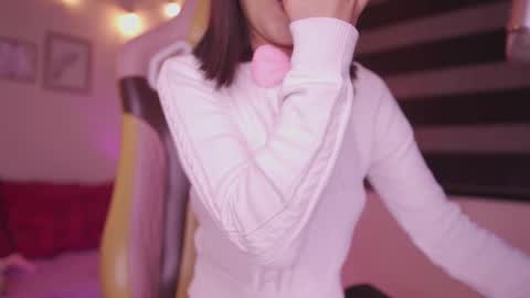 Snapshot of lana_dreams_ chatting on 11-08-25, 02:12 Lana online show from 11-08-25, 02:12