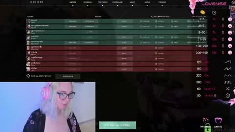 Snapshot of lana_lunar chatting on 10-16-25, 12:39 Lana online show from 10-16-25, 12:39