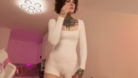 Eva online show from 05-25-26, 03:12