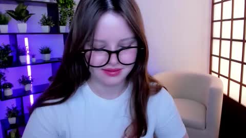 Snapshot of lana_moon__ chatting on 12-20-25, 02:18 Lana online show from 12-20-25, 02:18