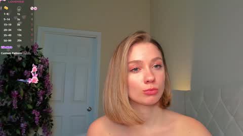 Snapshot of lana_moreno chatting on 01-12-25, 10:43 Lana online show from 01-12-25, 10:43